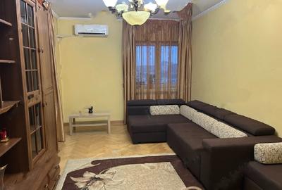 Apartament cu 3 camere decomandat, mobilat în Vitan Mall