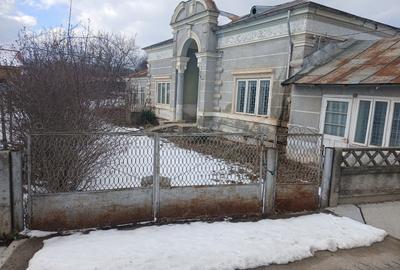 Casă cu 3 camere în Slimnic - 1