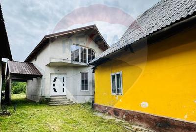 Casă individuală cu 6 camere în Câmpulung la Tisa