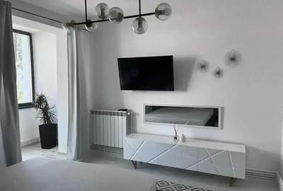 Apartament spatios cu 2 camere de inchiriat - Micro 16, 56 mp, etaj 1