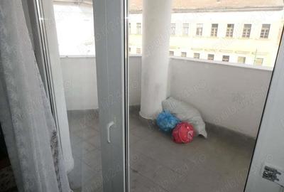 Apartament 3 camere foarte spatios, bloc tip asocia?ie, central - zona Pia?a Romana Apartament 3 camere foarte spatios, bloc tip asocia?ie, central - zona Pia?a Romana - 10