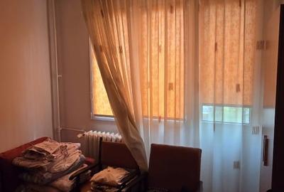 Proprietar vand apartament 3 camere decomandat etaj 1 Rahova str. Garoafei - 3