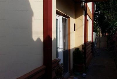 Casă cu 7 camere cu Teren 400 Mp în Central - 9