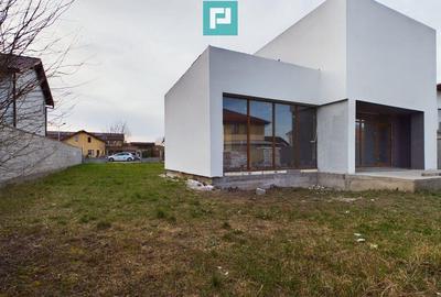 Casă cu 5 camere cu Teren 600 Mp în Vladimirescu - 1