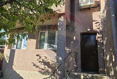 Casă / Vilă cu 5 camere de vânzare în zona George Enescu - 12