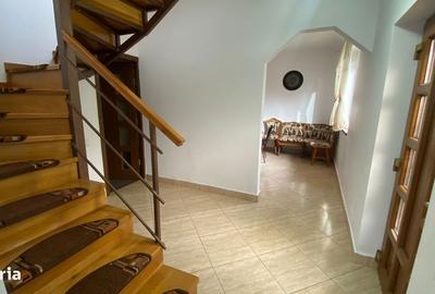 Casă cu 5 camere decomandat cu Canalizare în Zorilor - 4