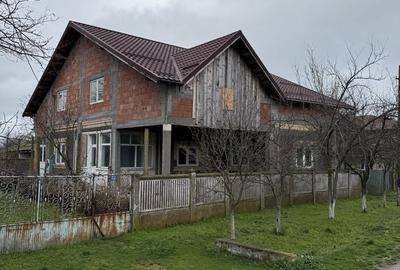 Casă cu 4 camere în Bârseștii de Jos - 2