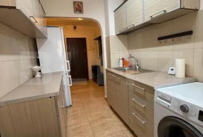 Apartament cu 2 camere semidecomandat în Micro 6 - 9