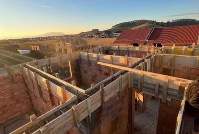 Casă cu 4 camere cu Teren 500 Mp în Sânpetru - 3