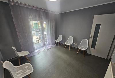Apartament cu 3 camere decomandat în Micro IV - 14