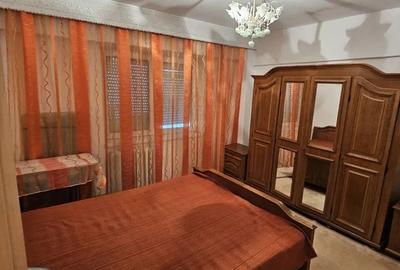 Apartament 3 camere  decomandat , mobilat - 2