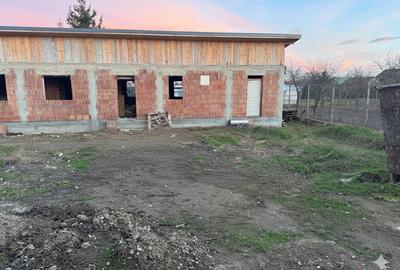 Duplex cu 4 camere cu Canalizare în Moșnița Nouă - 3