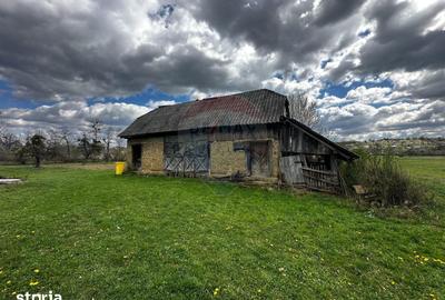 Teren de 5097 mp, în Groși