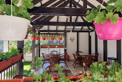 Casă cu 11 camere cu Teren 640 Mp în Vama Veche - 1