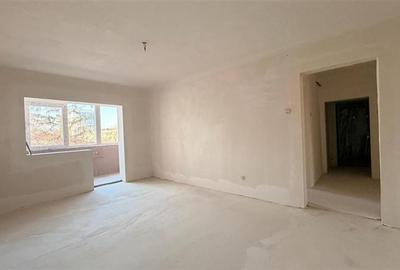 Apartament cu 3 camere, 2 bai, UMF CENTRU, decomandat, bloc din 1980 - 2