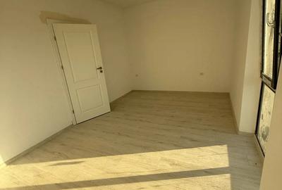 2 camere Esso 90000 euro - 2