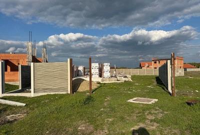 Casă cu Teren 685 Mp în Central - 2