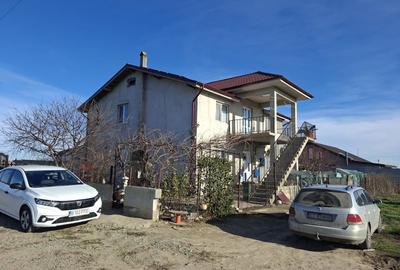 Casă individuală cu 6 camere cu Canalizare în Castelu - 2