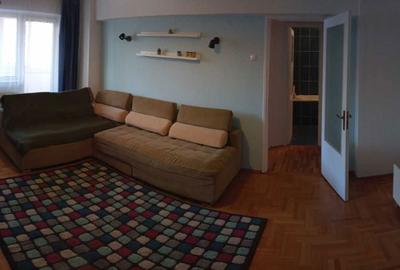 Apartament cu 3 camere semidecomandat în Teiul Doamnei - 1