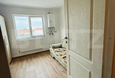 Camera de camin renovata complet cu baie proprie, bucatarie si centrala ! - 8