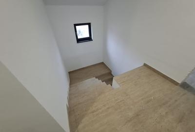 Hotel/Pensiune, de 350 mp, în Apărătorii Patriei - 30