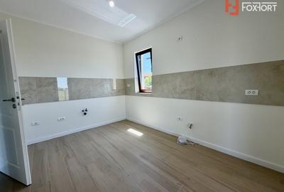 Duplex cu 5 camere cu Teren 300 Mp în Dumbrăvița - 2