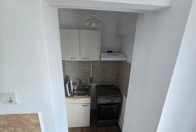 Garsonieră semidecomandată în Poarta 6 - 5