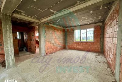 Casă cu 5 camere cu Teren 1750 Mp în Vărăști - 12