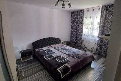 Apartament cu 3 camere semidecomandat în Băneasa