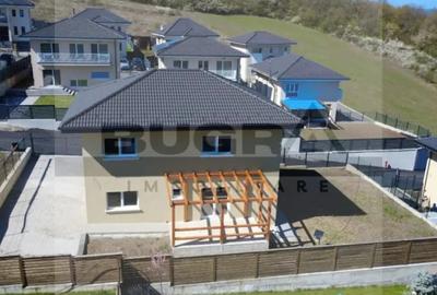 Casă cu 4 camere cu Teren 438 Mp în Dezmir - 2