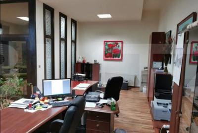 Spațiu comercial, de 93 mp, în Unirea - 11