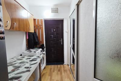 Garsoniera cu imbunatatiri mobilata si utilata Tiglina 1 - 4