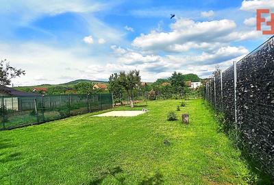 Casă cu 5 camere cu Teren 885 Mp în Ghioroc