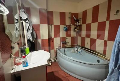 Apartament cu 4 camere semidecomandat, mobilat în Central - 1