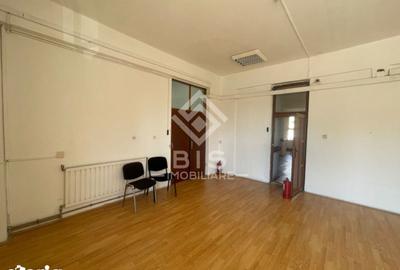 Spațiu comercial, de 80 mp, în Central - 3