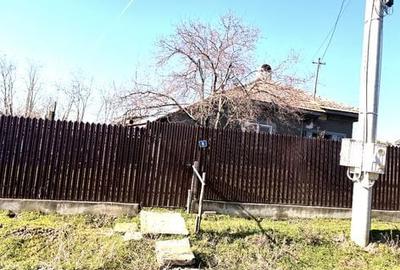 Casă cu 3 camere cu Teren 866 Mp în Ulmu - 2