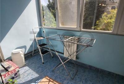 Apartament cu 3 camere decomandat în Valenta - 5