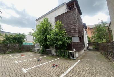 Apartament cu 3 camere decomandat în Central - 14