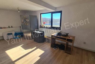 Casă cu Teren 3582 Mp în Poduri - 1