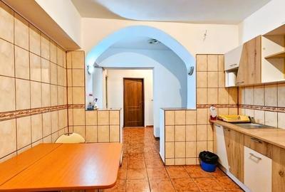 Apartament cu 3 camere decomandat, mobilat în Basarabia
