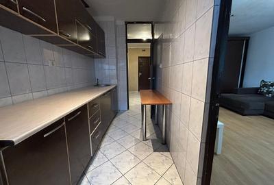 Garsonieră decomandată, mobilată în Titan - 5