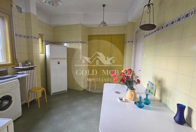 Apartament cu 3 camere circular în P-ța Universității - 11