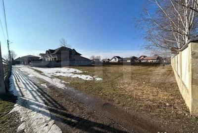 Teren de 1000 mp, în Central - 3