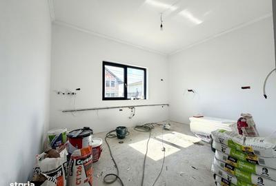 Casă cu 4 camere cu Canalizare în Ghiroda