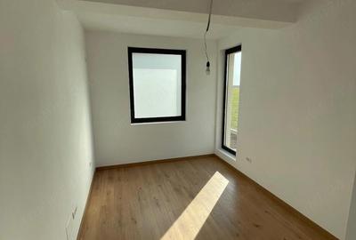 Casă cu 4 camere cu Teren 500 Mp în 1 Decembrie - 2