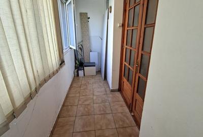 Apartament cu 3 camere semidecomandat, mobilat în Titan - 3