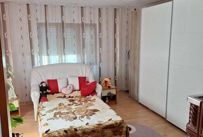 Casă cu Teren 17 Mp în Tur - 1