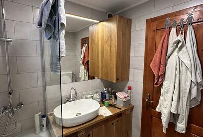 Casă cu 4 camere în Central - 2