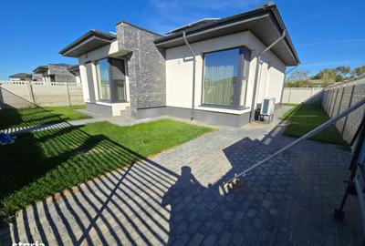 Casă cu 3 camere în Berceni