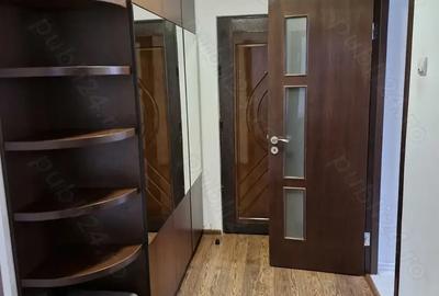 Inchiriez apartament 3 camere Ozana
